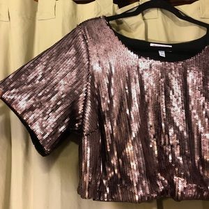 Rose Gold Sequined Cropped Top with Scooped Neckline. Runs XL/1X. Sized 1X. Plus